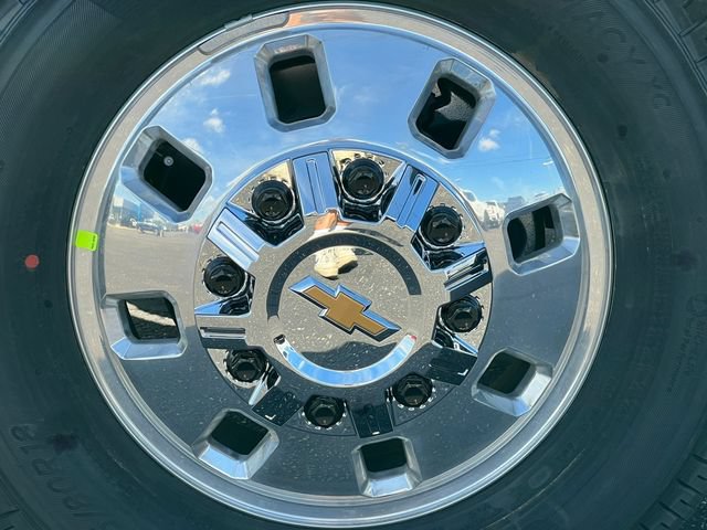New 2026 Chevrolet Silverado 3500 High Country w/ Technology Package AWD/4WD image 12
