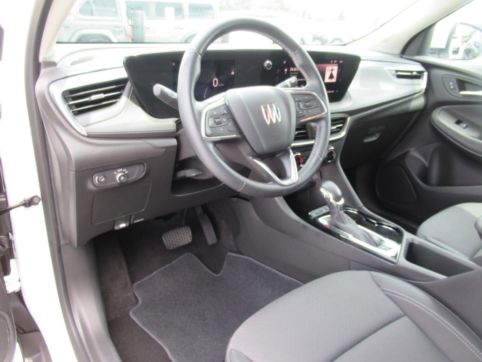 Used 2024 Buick Encore GX Preferred FWD image 17