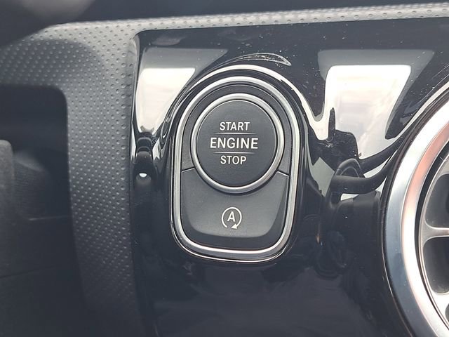 Used 2025 Mercedes-Benz CLA 250 4MATIC image 29