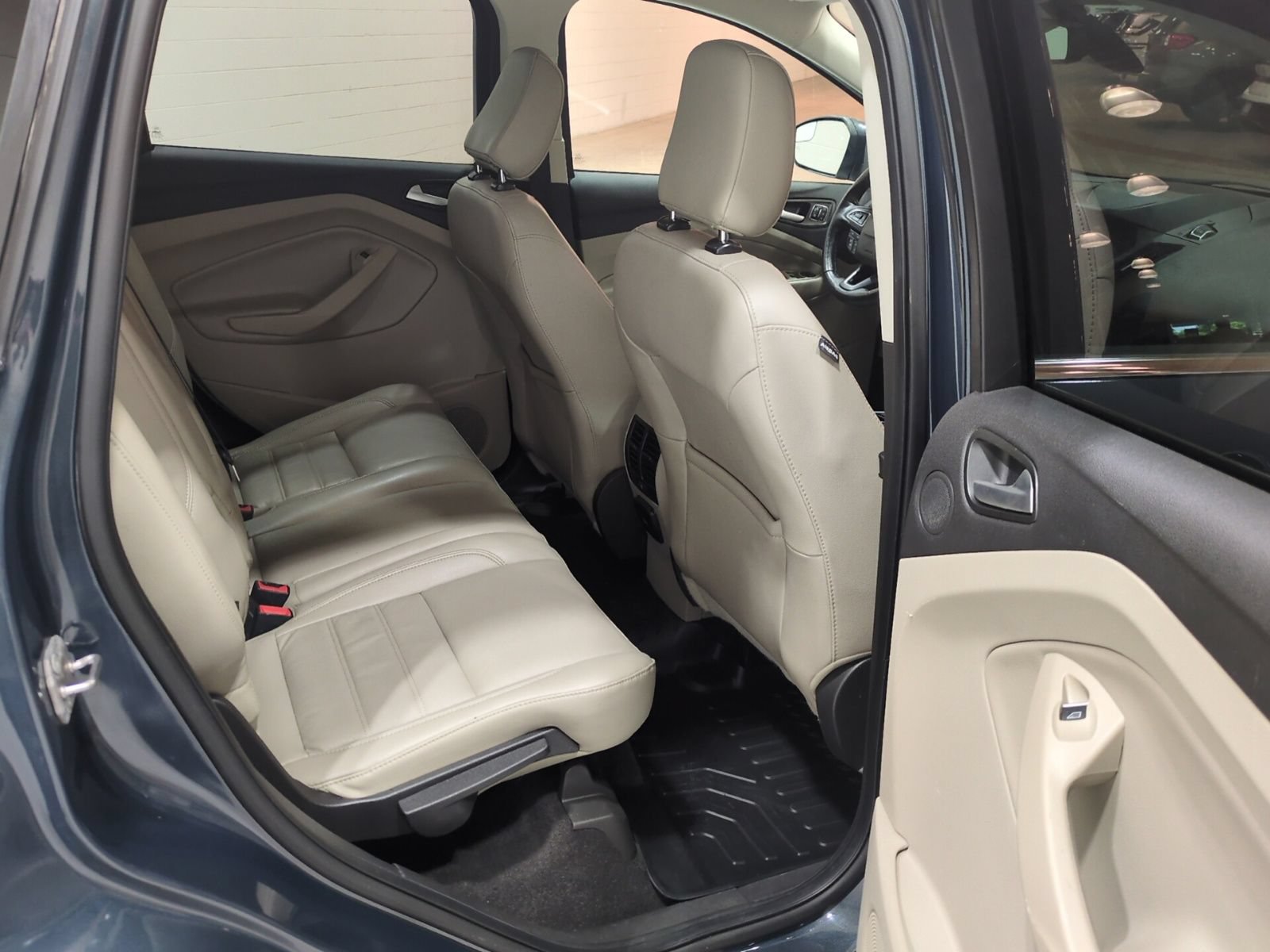 Used 2019 Ford Escape Titanium AWD/4WD image 11