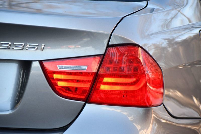 Used 2011 BMW 335i xDrive Sedan image 10
