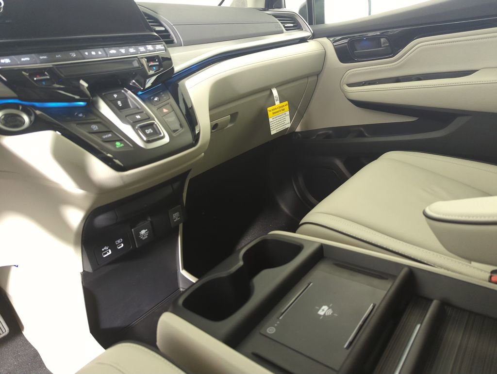 New 2026 Honda Odyssey Touring image 19