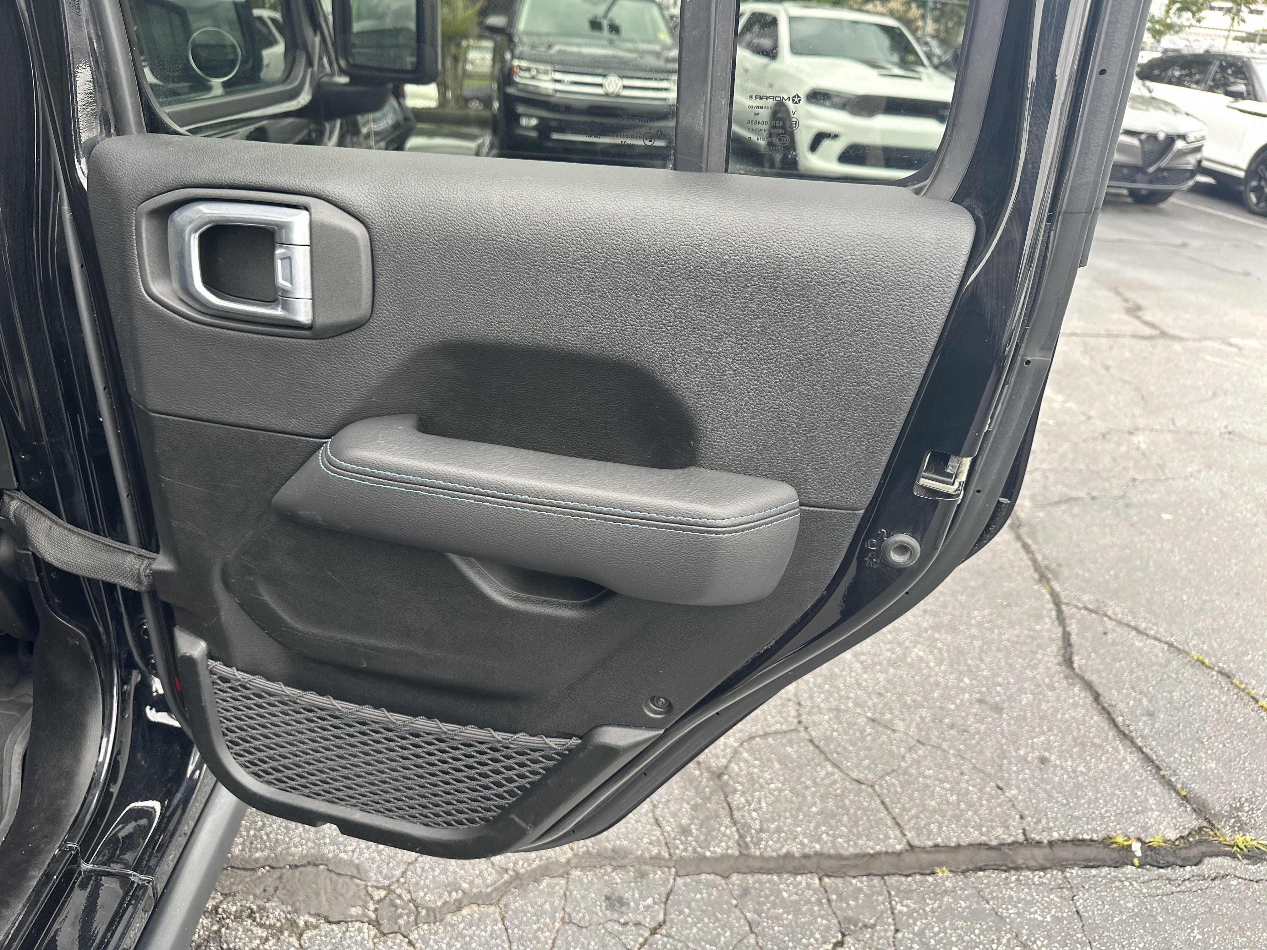 Used 2022 Jeep Wrangler Unlimited Rubicon 4xe AWD/4WD image 20