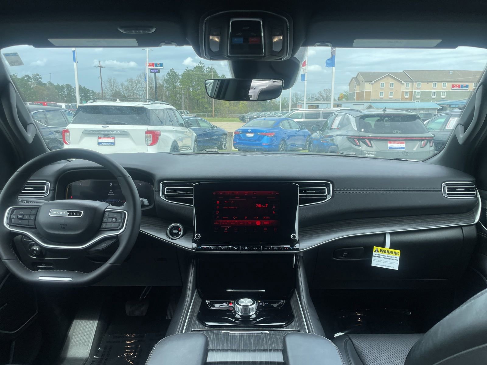 Used 2024 Jeep Wagoneer Series II w/ Flexible Seating Group image 9