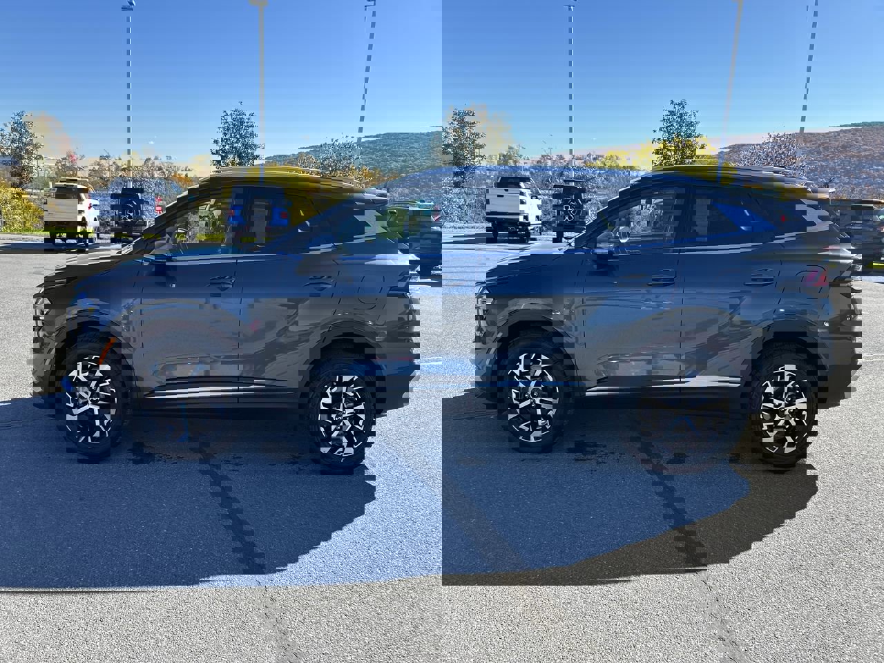 Used 2023 Kia Sportage EX image 4