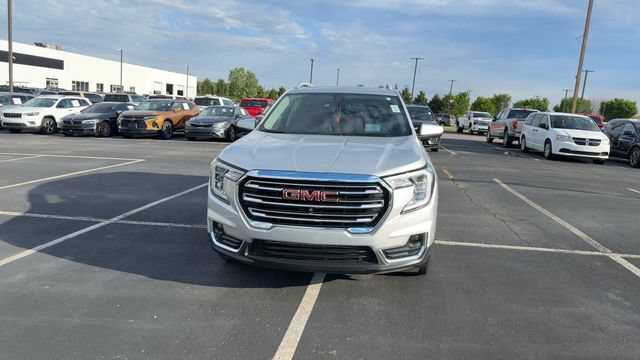 Used 2022 GMC Terrain SLT w/ Infotainment Package II AWD/4WD image 3