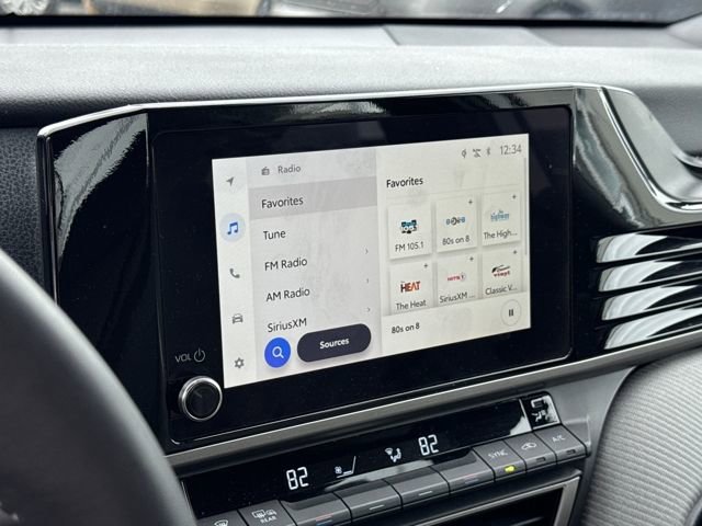 Used 2025 Toyota Camry SE image 19