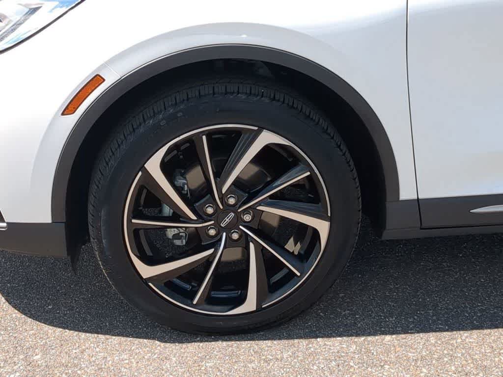 Used 2024 Lincoln Corsair Reserve w/ Equipment Group 201A AWD/4WD image 13