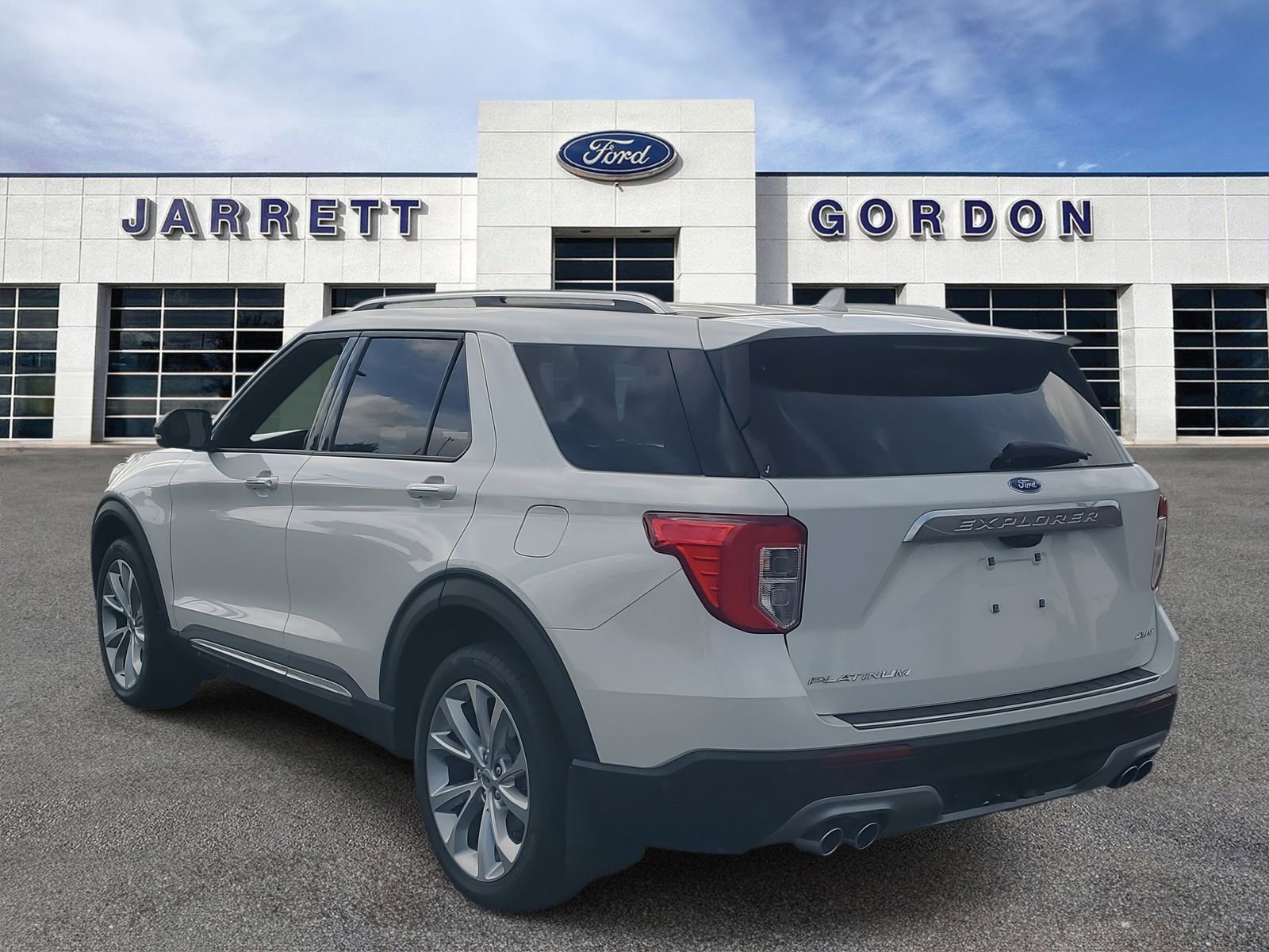 Used 2021 Ford Explorer Platinum w/ Equipment Group 601A image 3