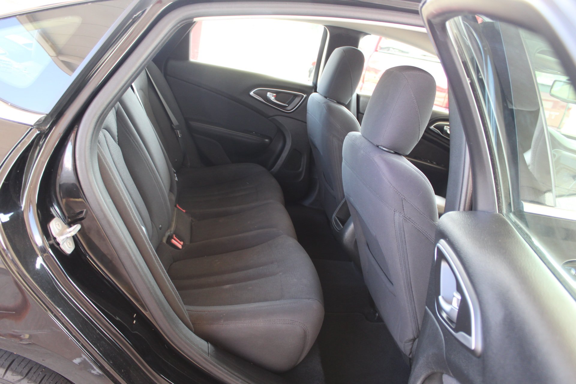 Used 2015 Chrysler 200 Limited FWD image 19