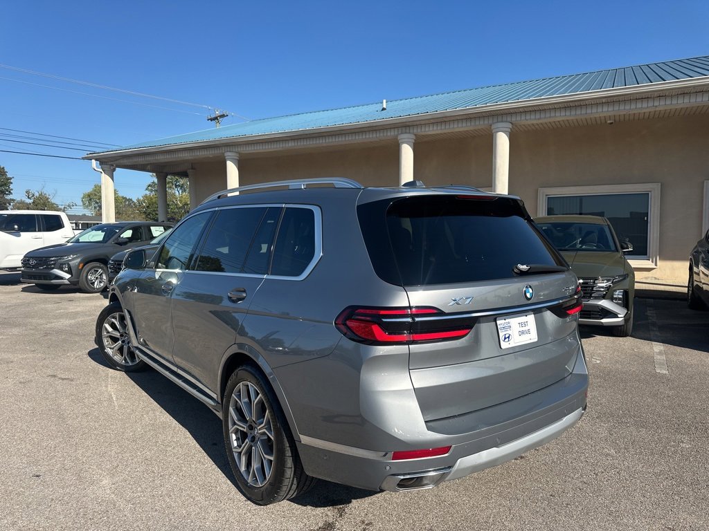 Used 2024 BMW X7 xDrive40i image 7