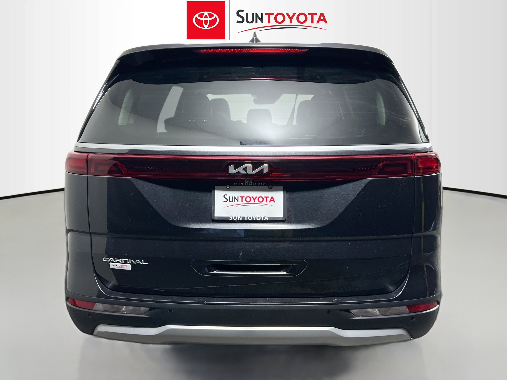 Used 2023 Kia Carnival LX image 5