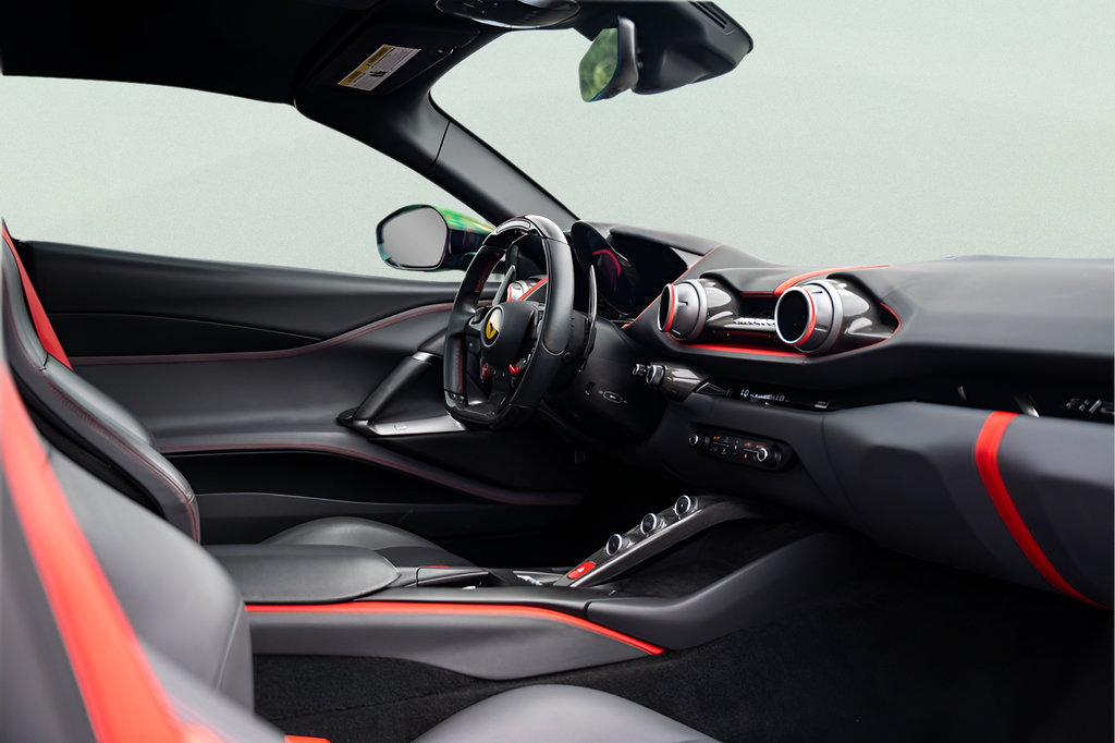Used 2021 Ferrari 812 GTS RWD image 32