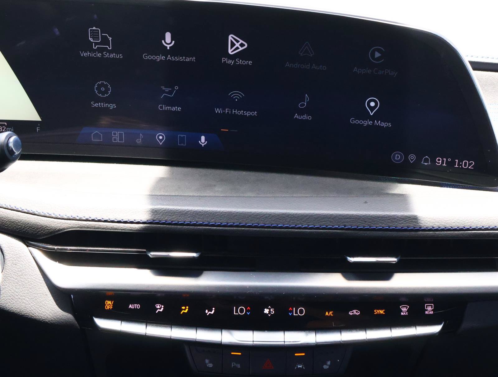 Used 2024 Cadillac XT4 Sport w/ Cold Weather Package FWD image 16