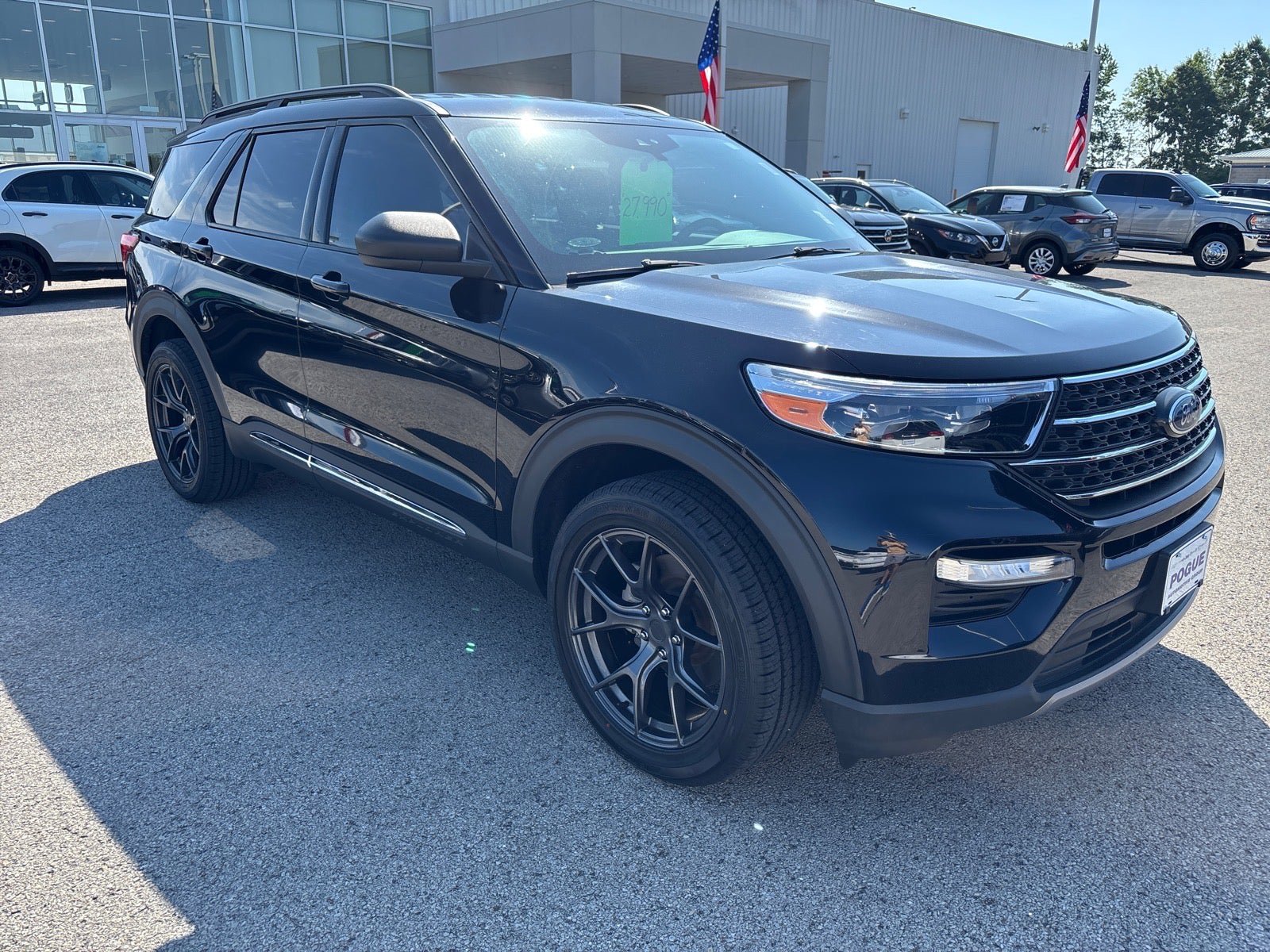 Used 2022 Ford Explorer XLT w/ Equipment Group 202A AWD/4WD image 1