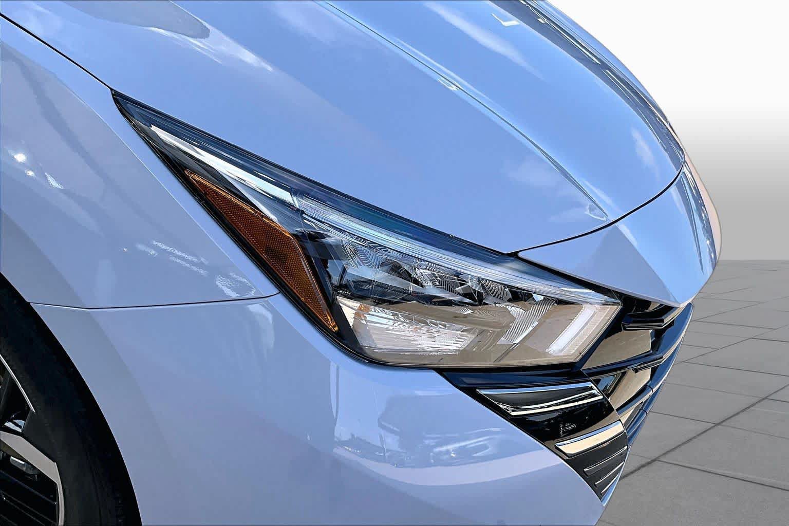 Certified 2025 Nissan Versa SR w/ Trunk Package FWD image 27