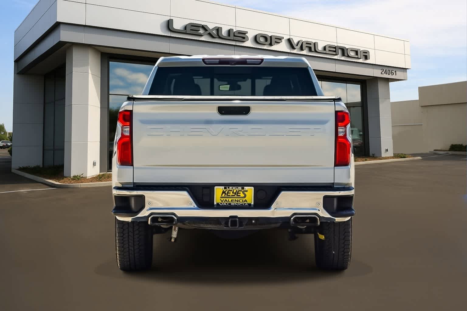 Used 2020 Chevrolet Silverado 1500 LTZ w/ LTZ Premium Package AWD/4WD image 3