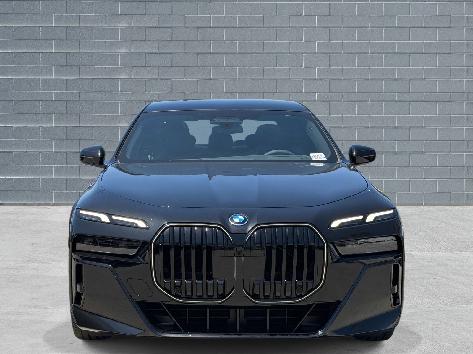 New 2026 BMW 750e xDrive AWD/4WD image 2