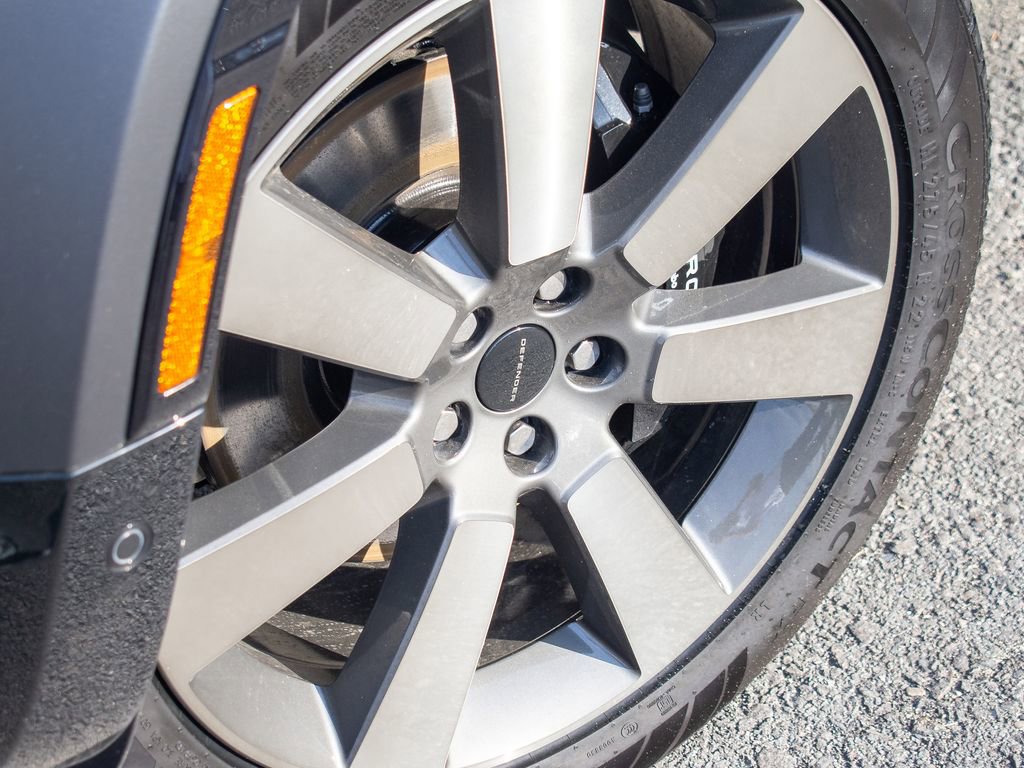 New 2026 Land Rover Defender 130 V8 image 9