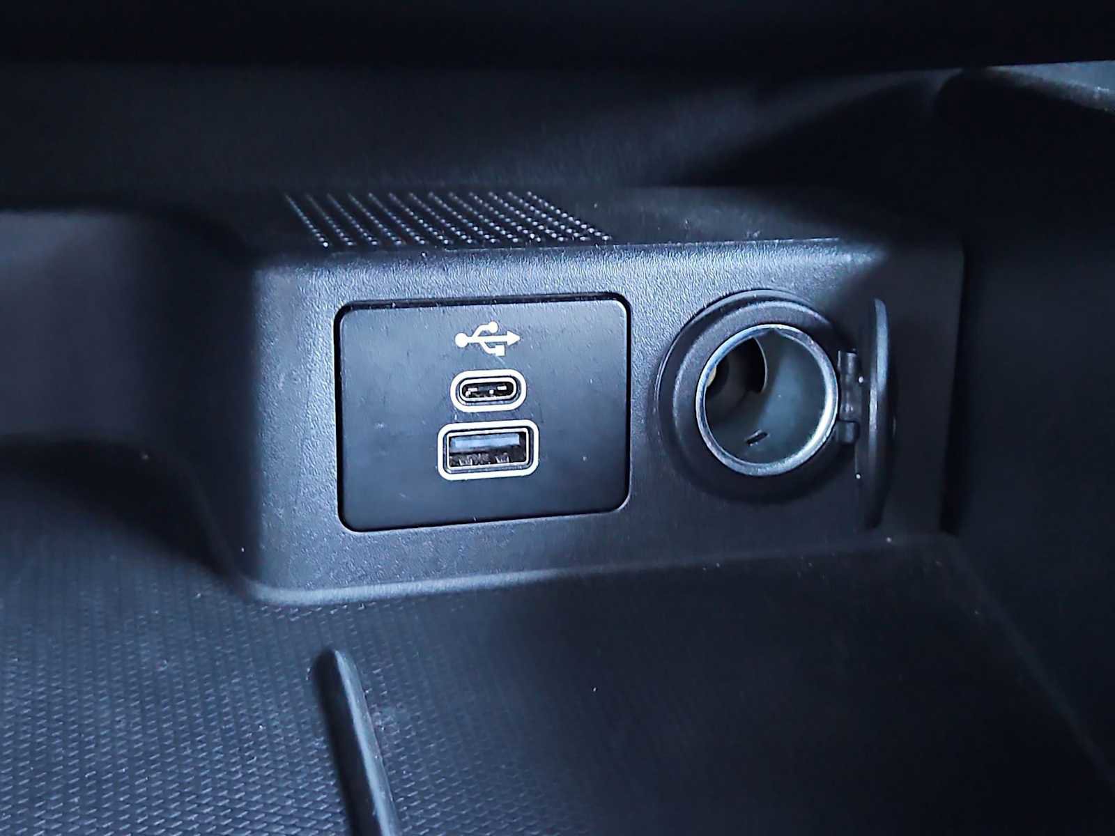 Used 2025 Ford Escape ST-Line image 29