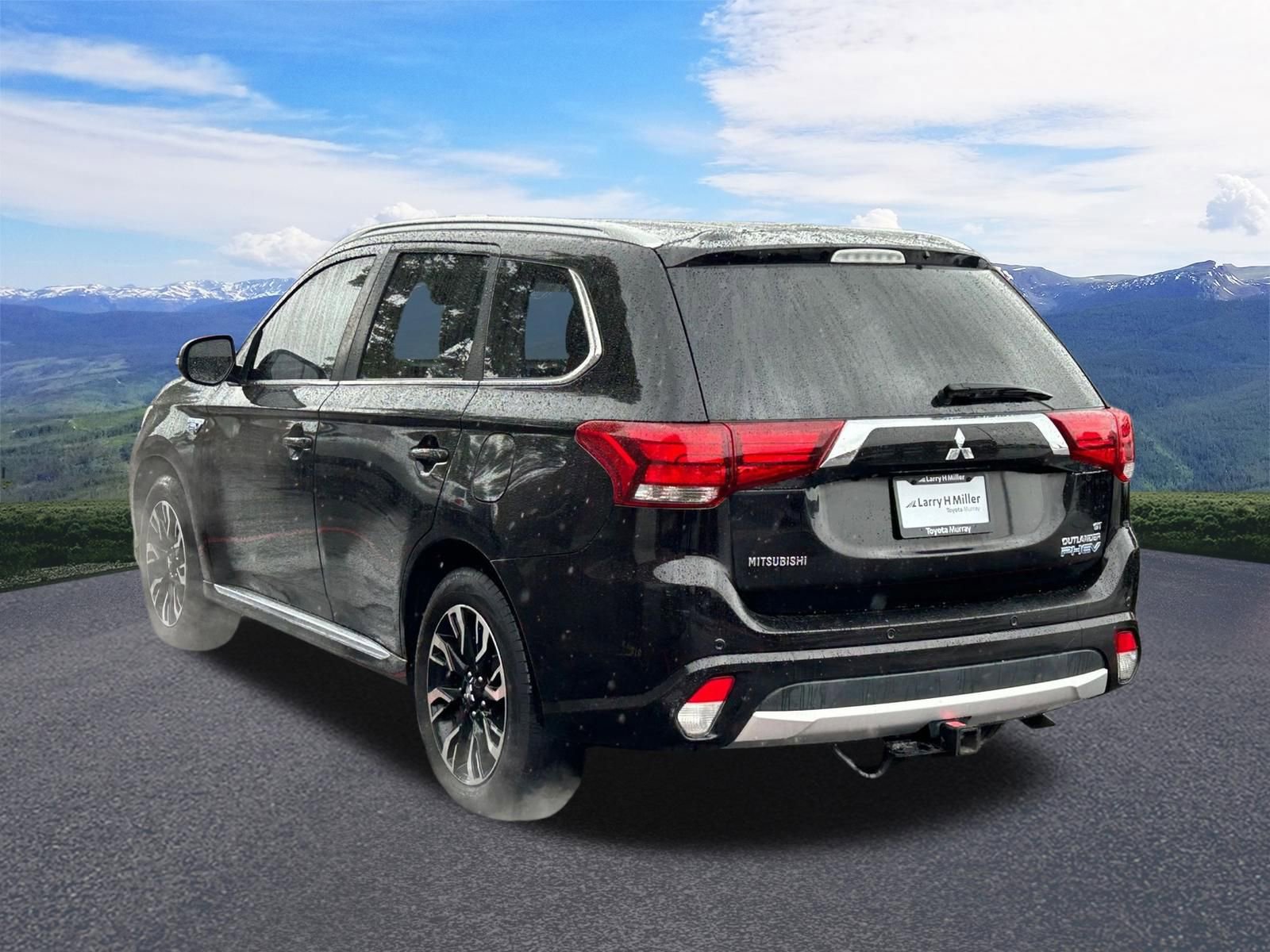Used 2018 Mitsubishi Outlander GT AWD/4WD image 3