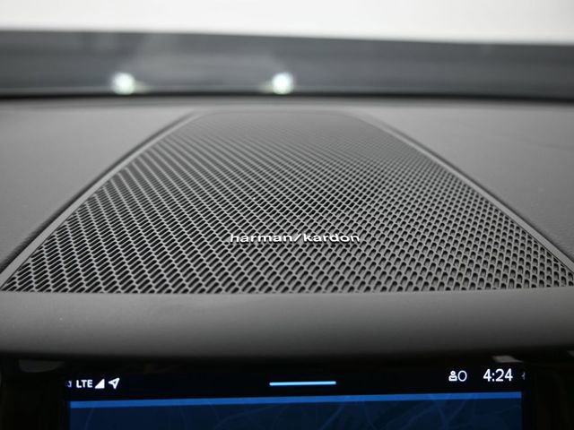 Used 2023 Volvo XC60 B6 Ultimate w/ Climate Package image 31