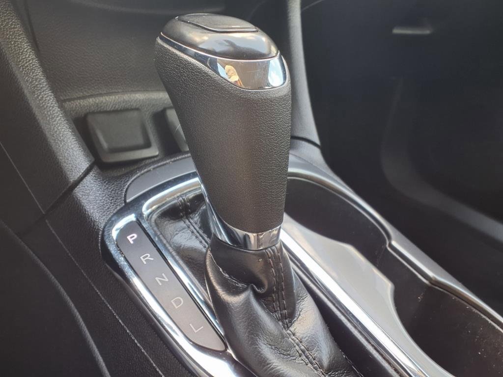 Used 2018 Chevrolet Cruze LT w/ Convenience Package image 11