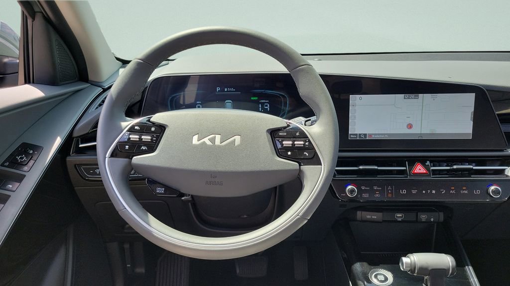 Used 2025 Kia Niro EX FWD image 19