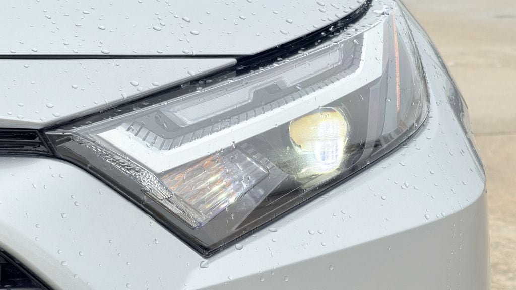 Used 2025 Toyota RAV4 XLE FWD image 5