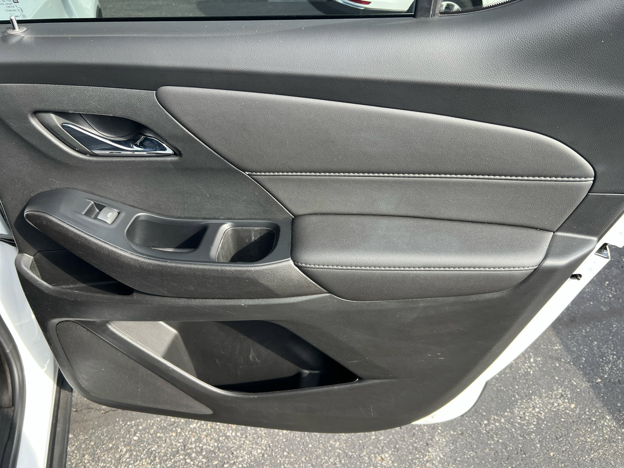 Used 2022 Chevrolet Traverse LT image 17