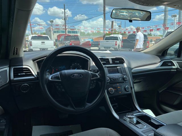 Used 2018 Ford Fusion S image 30