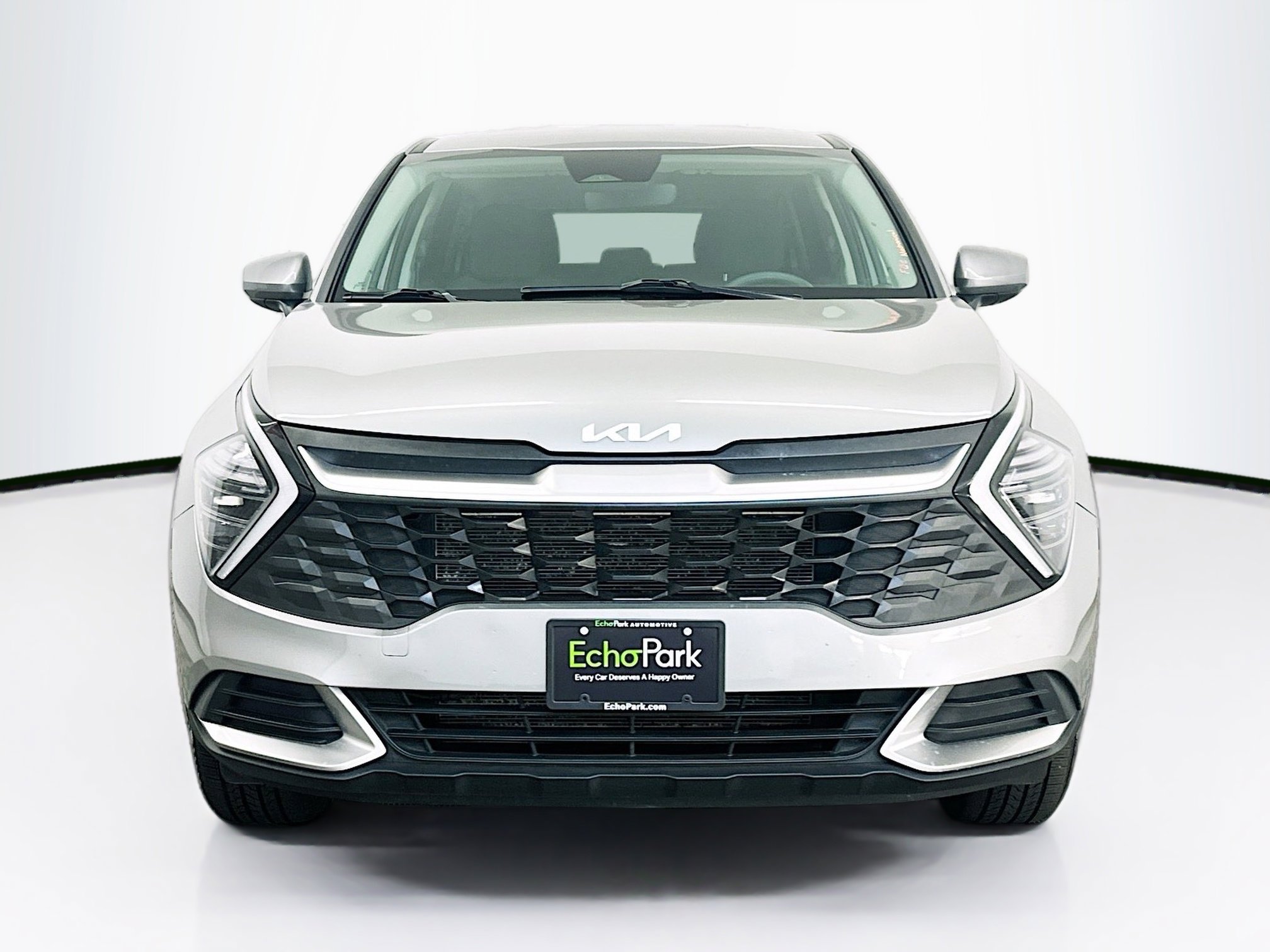 Used 2025 Kia Sportage LX image 2