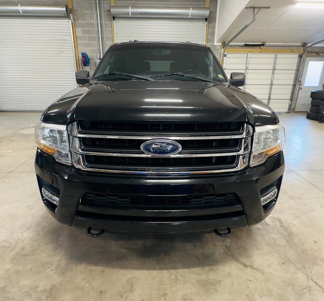 Used 2017 Ford Expedition XLT image 9