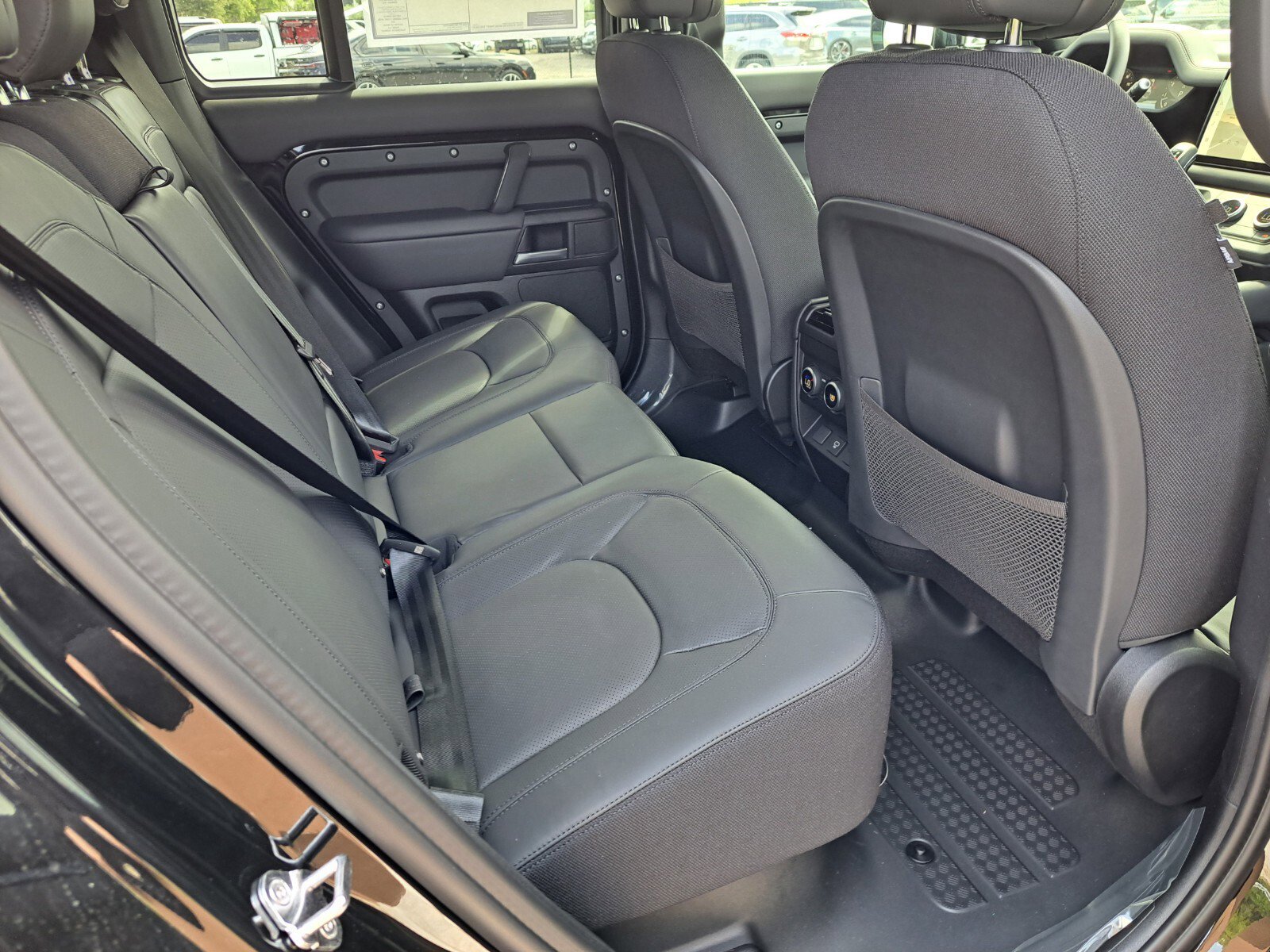 New 2025 Land Rover Defender 110 X image 4