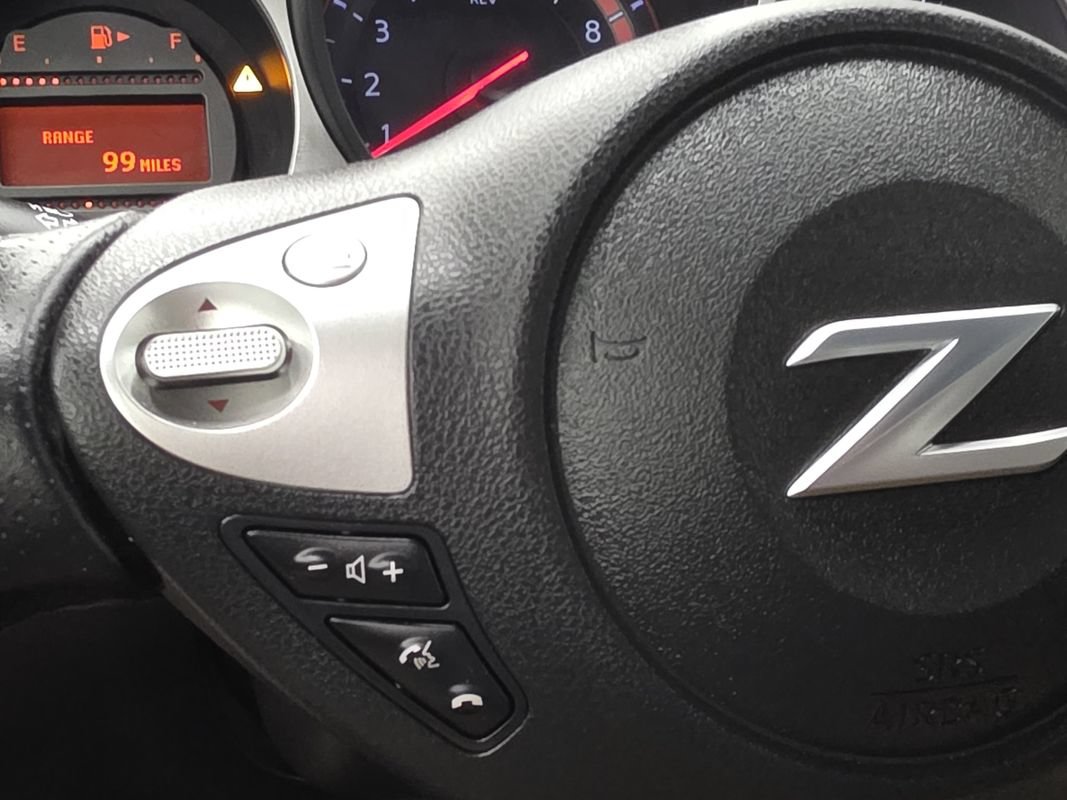 Used 2017 Nissan 370Z Coupe RWD image 27