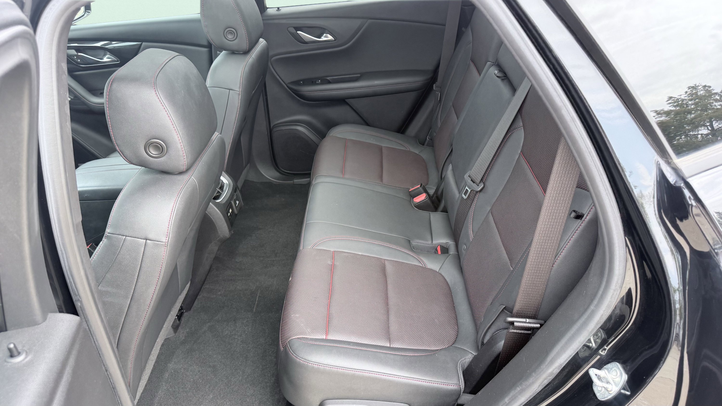 Used 2021 Chevrolet Blazer RS w/ Enhanced Convenience Package FWD image 35