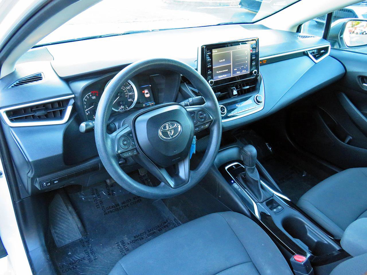 Used 2020 Toyota Corolla LE FWD image 15