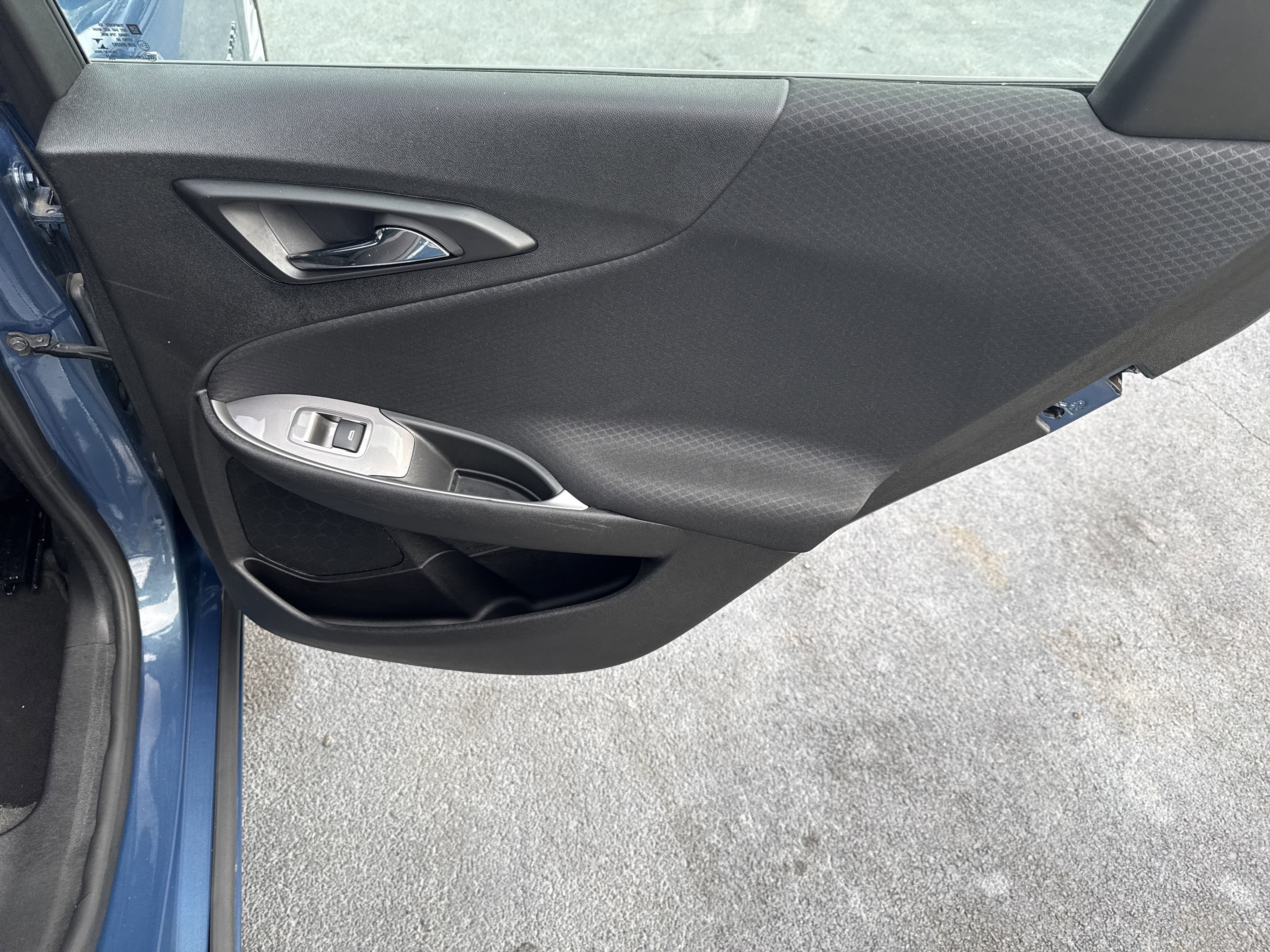 Used 2024 Chevrolet Malibu LT image 32