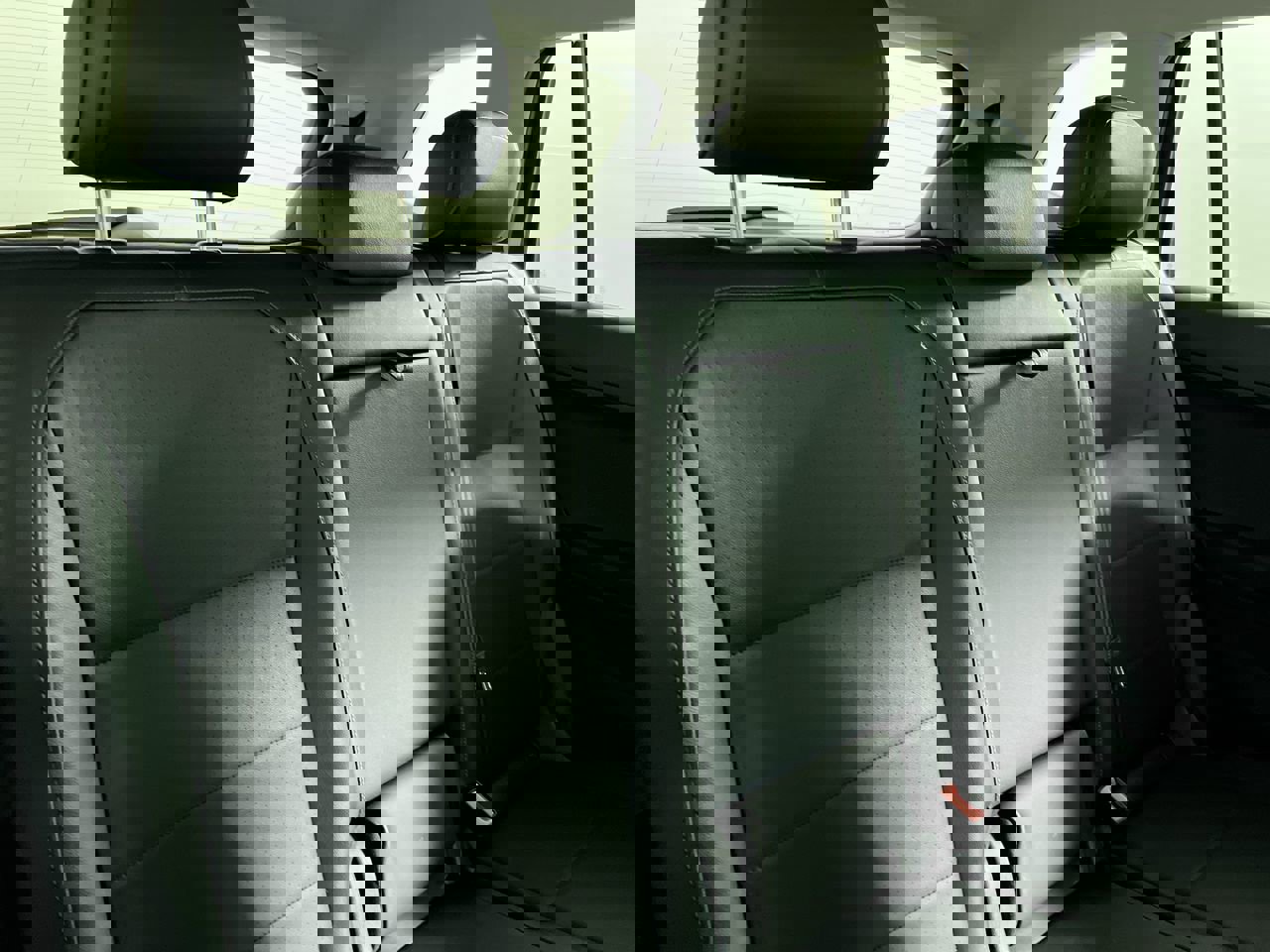 Used 2018 Volkswagen Tiguan SE image 34