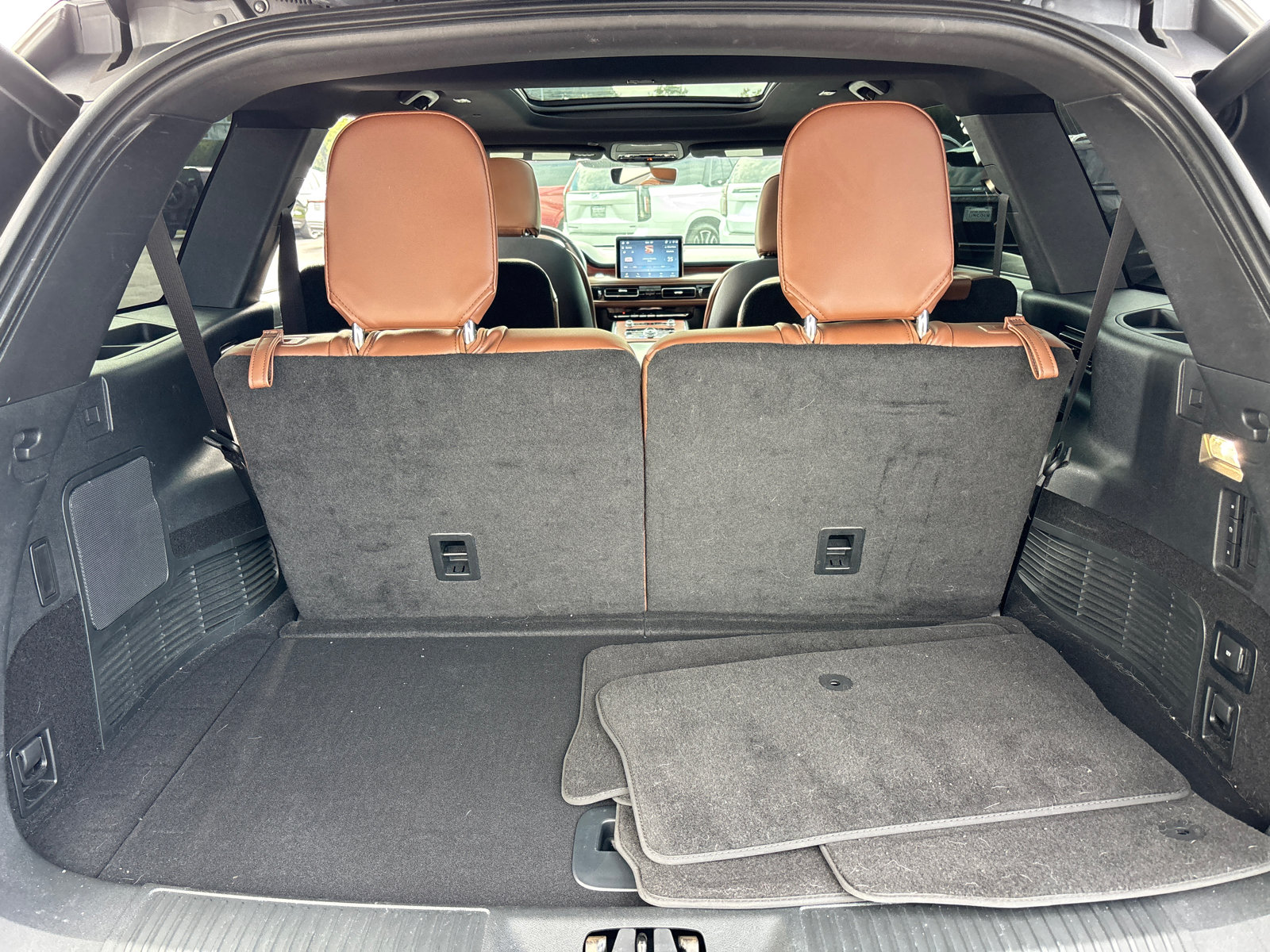 Certified 2023 Lincoln Aviator Reserve w/ Equipment Group 201A AWD/4WD image 9