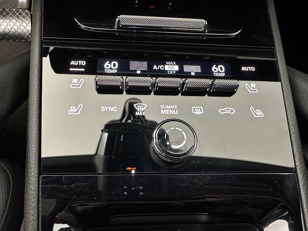 Certified 2024 Porsche Cayenne w/ Premium Package Plus (PFM) AWD/4WD image 31
