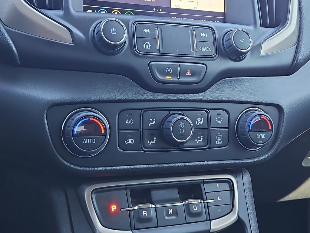 Used 2024 GMC Terrain Denali w/ Denali Premium Package image 17