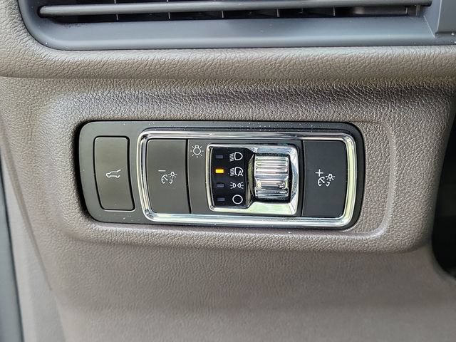 Certified 2024 Lincoln Corsair FWD image 12