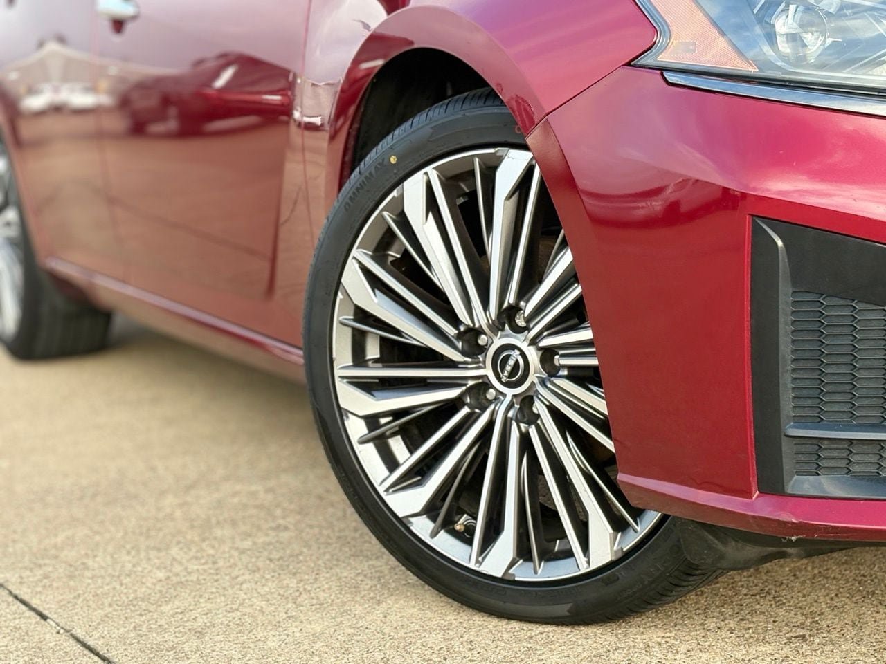 Used 2023 Nissan Altima 2.5 SL FWD image 12