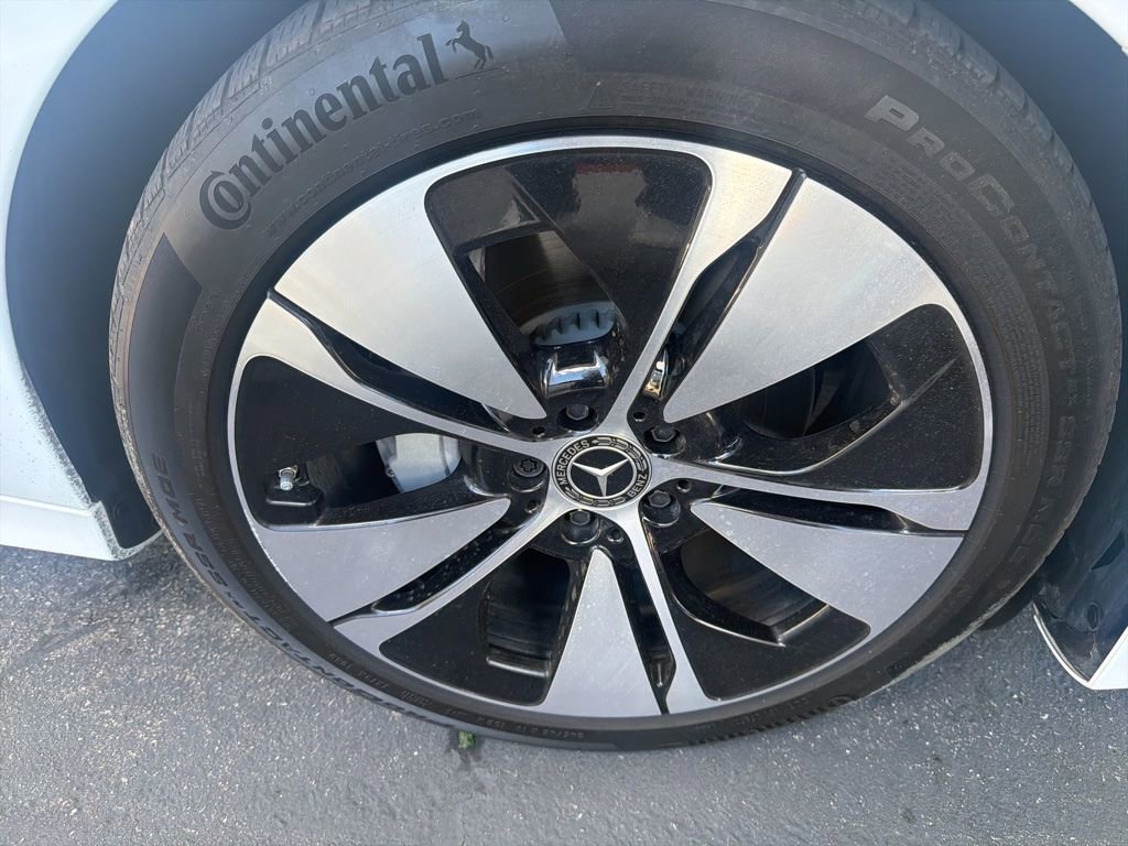 Used 2025 Mercedes-Benz E 350 4MATIC Sedan image 3