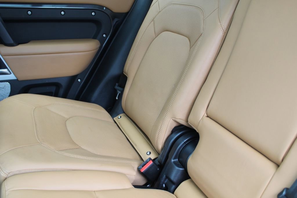 Used 2024 Land Rover Defender 130 S image 23