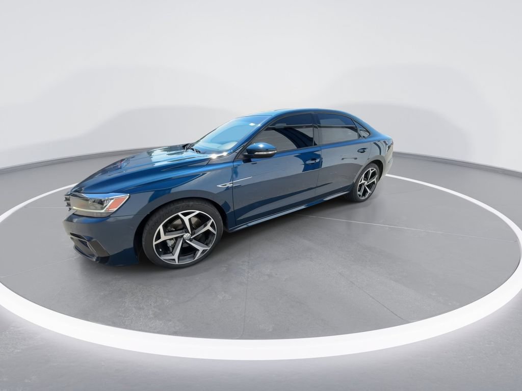 Used 2021 Volkswagen Passat 2.0T R-Line FWD image 4