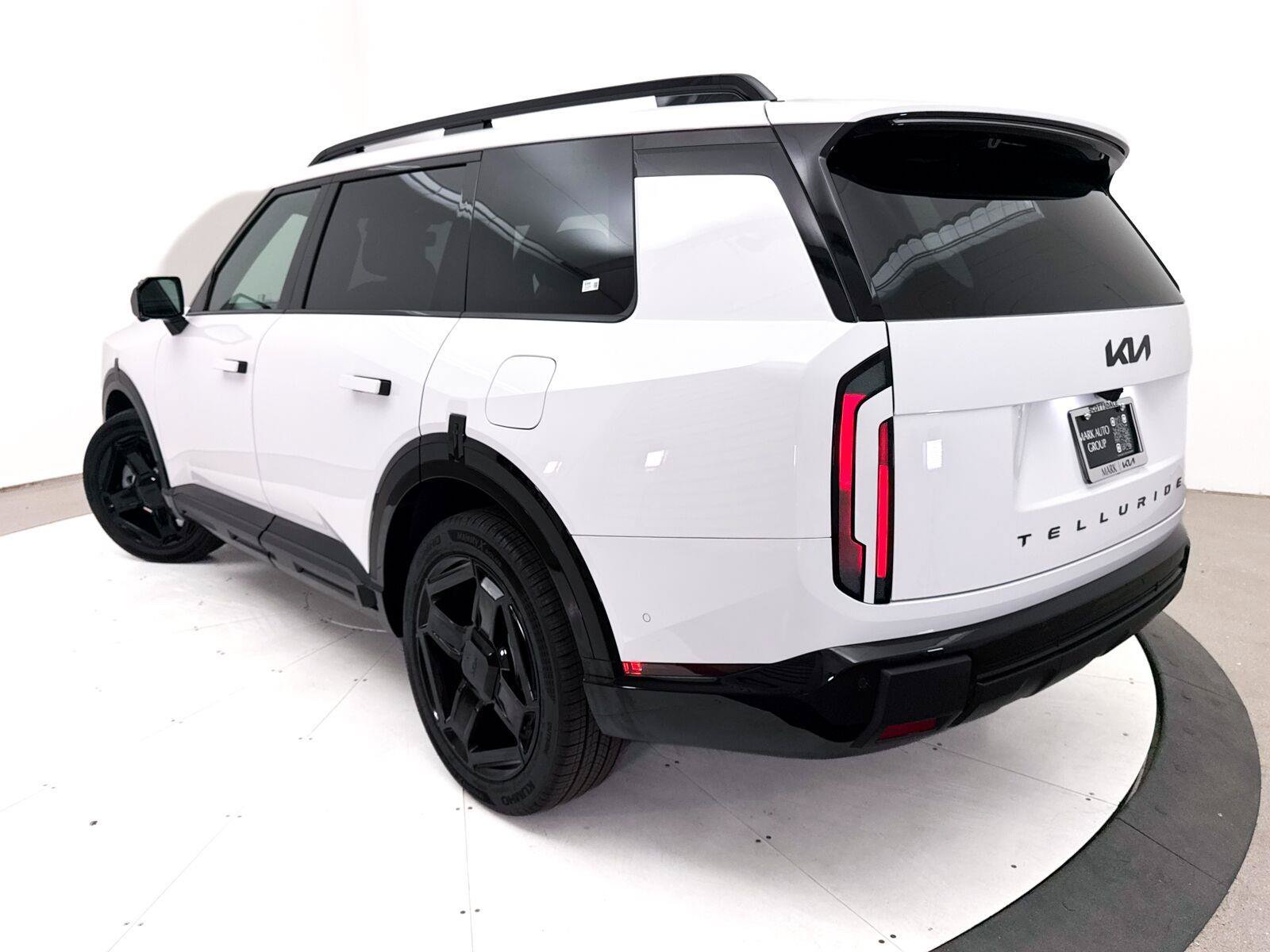Used 2027 Kia Telluride SX Prestige X-Line AWD/4WD image 2