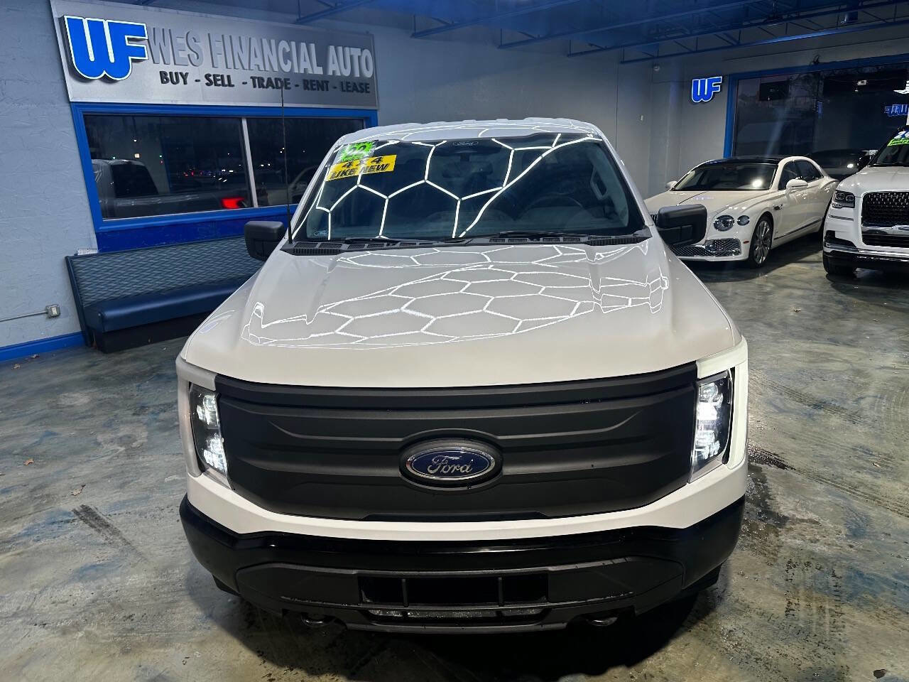 Used 2022 Ford F150 Lightning Pro image 6