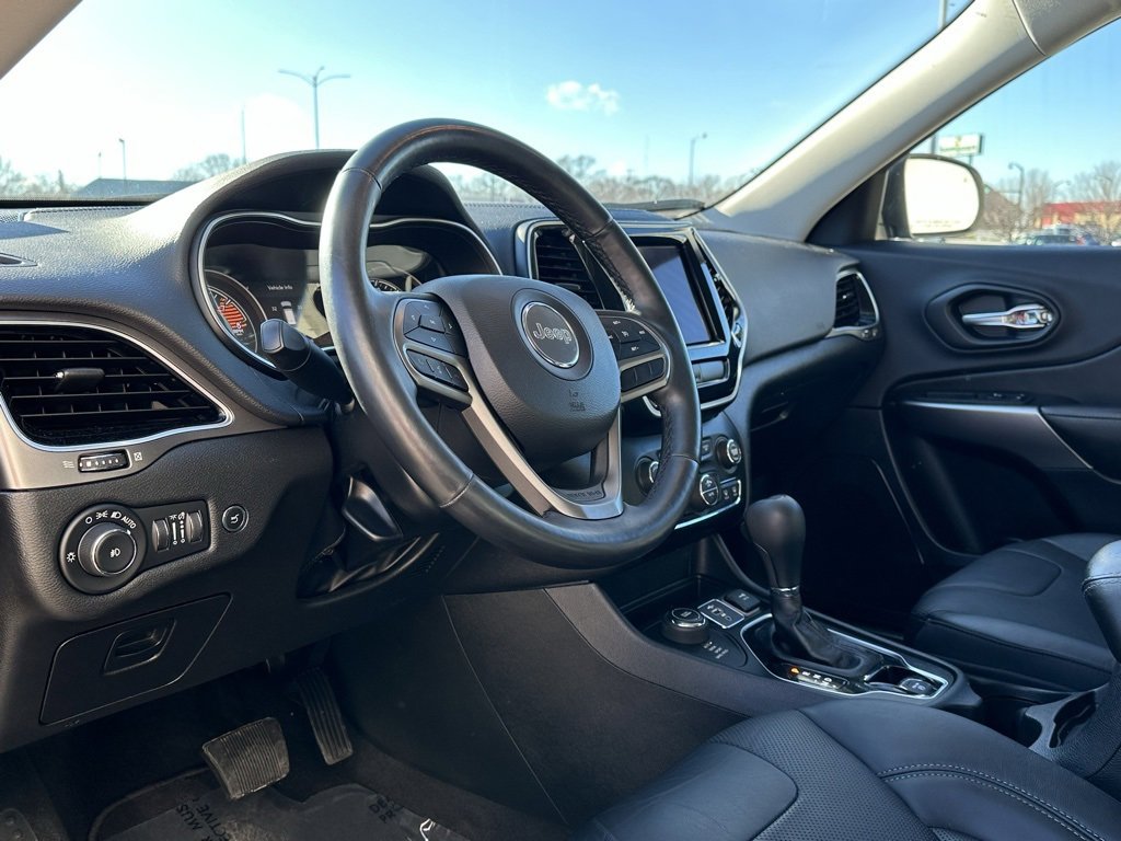 Used 2020 Jeep Cherokee Limited image 8